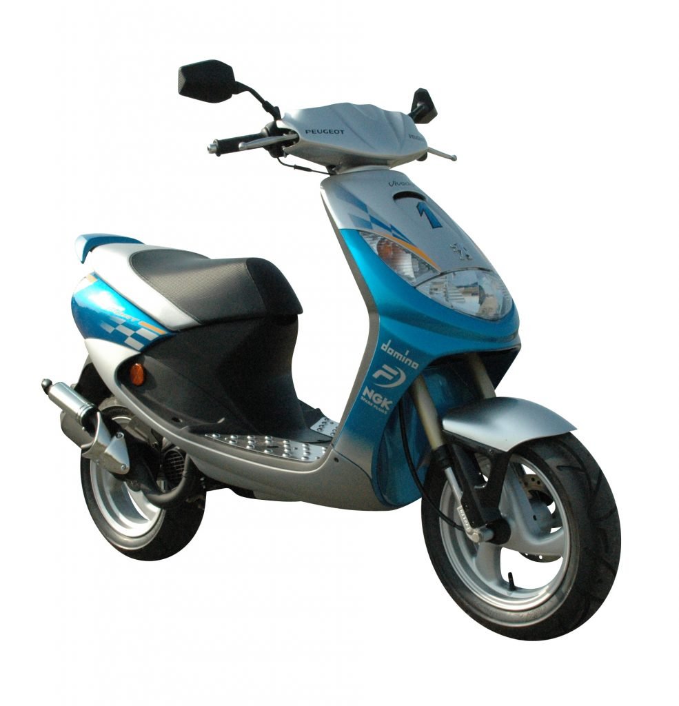 Peugeot blauwe scooter
